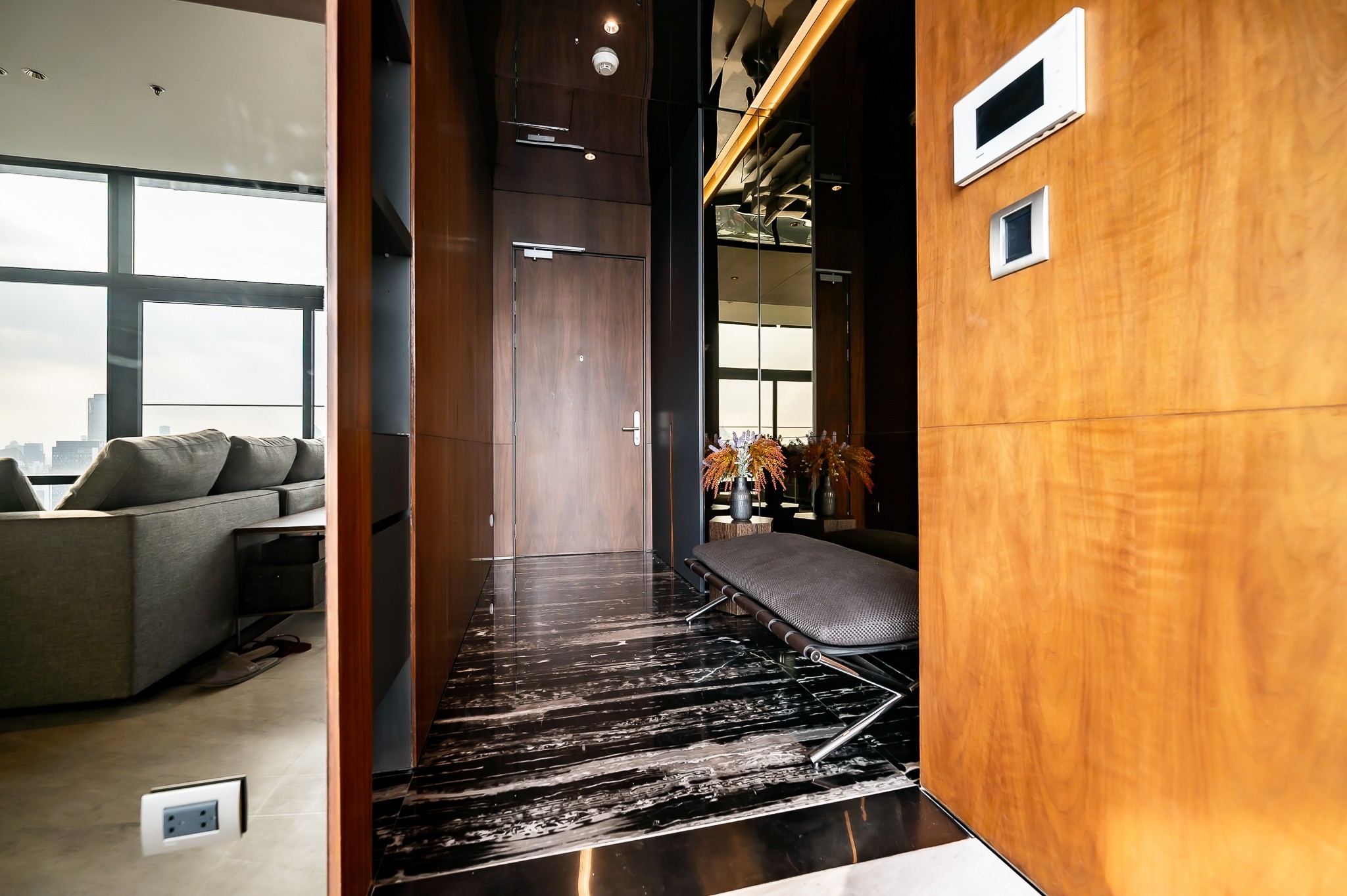 BEST DEAL!! For Sale | Circle Living Prototype, Bangkok 135 Sq.M. | Rare High-Floor Sky Residence (49th Floor) 15