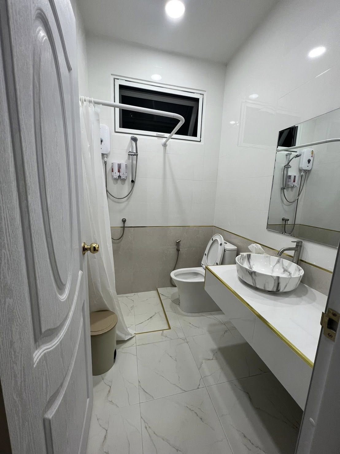 U1450 ให้เช่าบ้านเดี่ยว 2 ชั้น บ้านสร้างเอง สไตล์ Modern Minimal ใกล้สนามบินสุวรรณภูมิ แค่15 นาที บ้านพร้อมเฟอร์ ทำเลดีเดินทางสะดวกเข้าออกได้หลายทาง 11