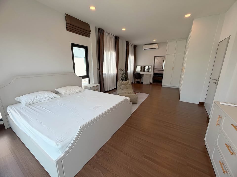 For Rent: 4 Beds 5 Baths House The City Bangna 17