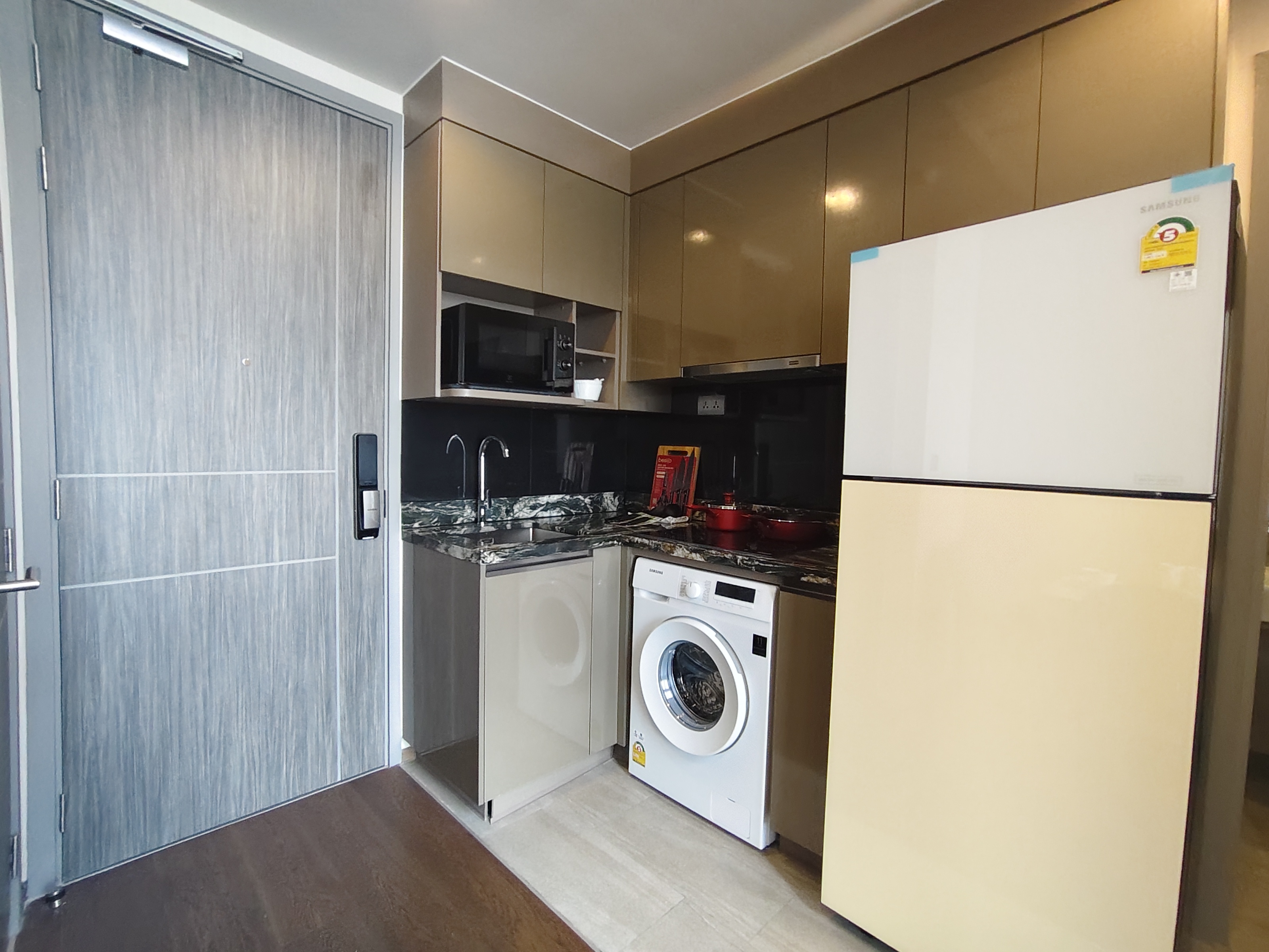 ✨ Duplex Rare Item ใจกลางอนุสาวรีย์ชัยฯปล่อยเช่า Ideo Q Victory 8