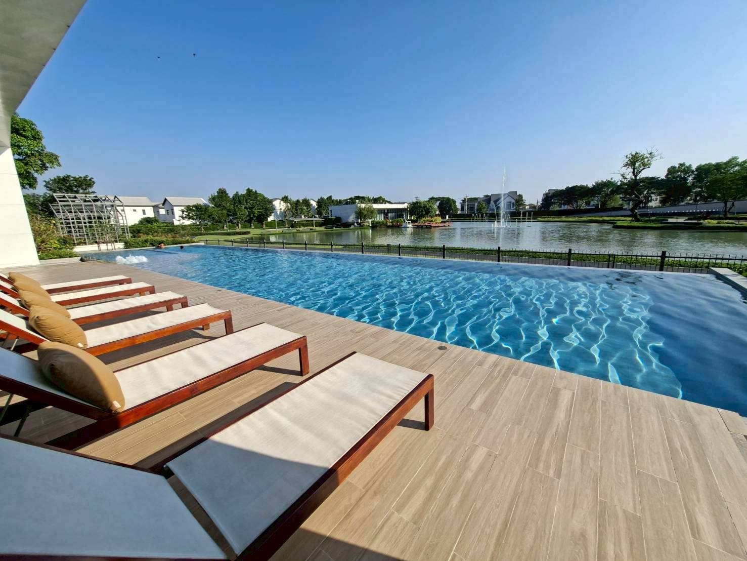 ให้เช่าบ้านแฝด 2 ชั้น หมู่บ้านอณาสิริ บางนา บ้านหน้าสวน ติดสโมสร เฟอร์นิเจอร์ครบ พร้อมอยู่ (N.1979) 14