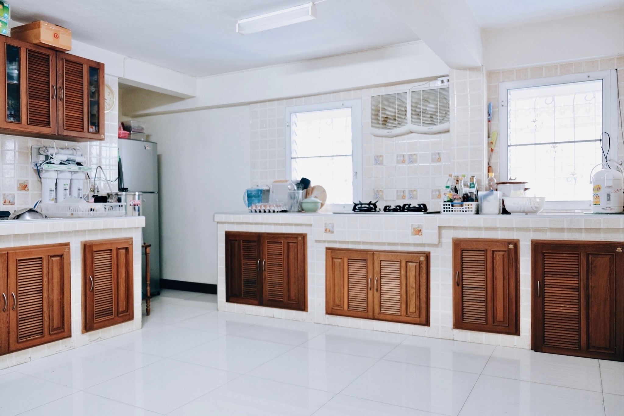 ขายอาคารพาณิชย์พร้อมที่ดิน 2 คูหา ประชาอุทิศ 27/1 รีโนเวทสภาพใหม่ ราคา 9.9 ล้าน 9