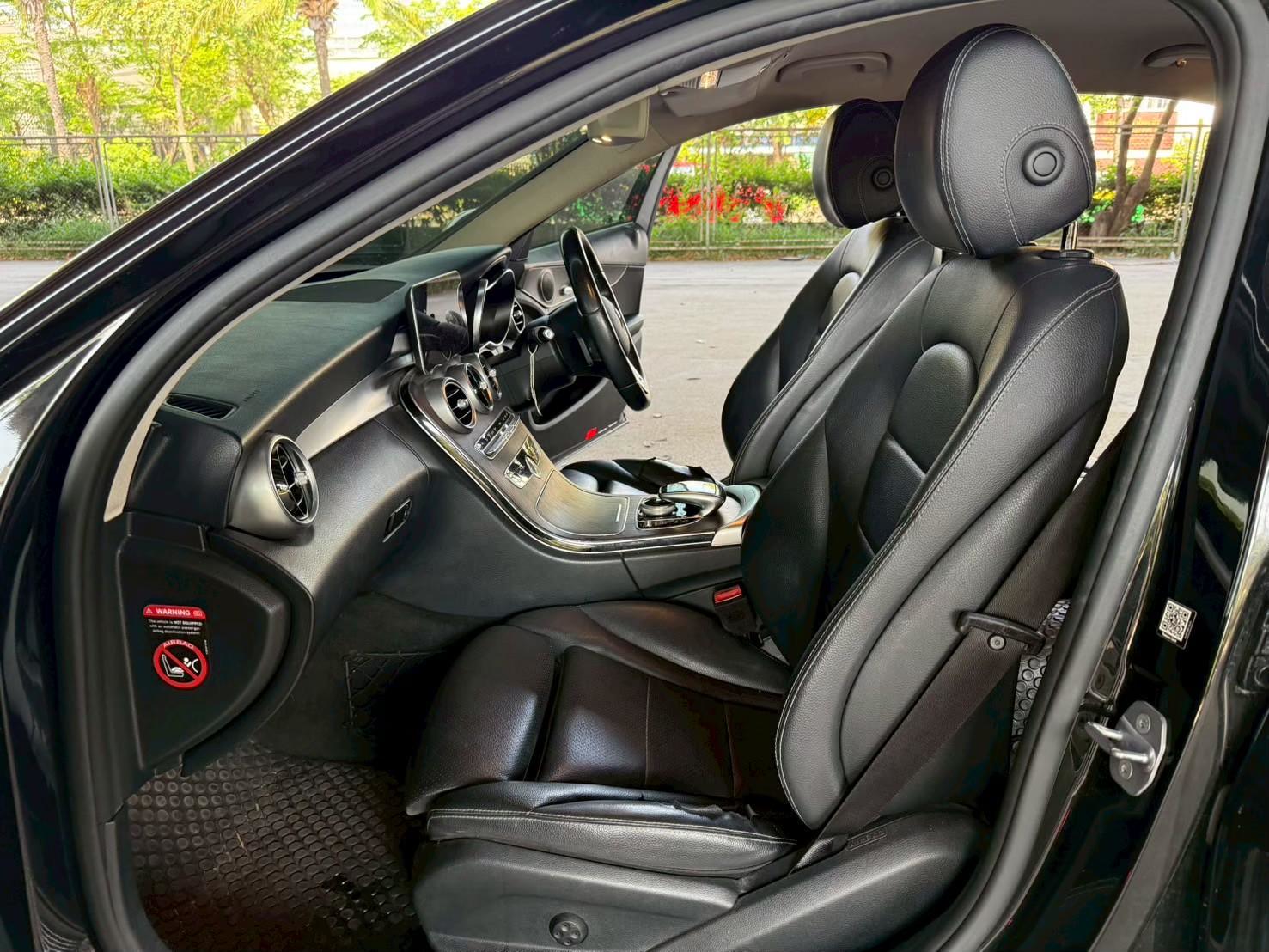 Mercedes-Benz  C220d W205 AT ปี 2019 รถมือสอง ขายถูก 16