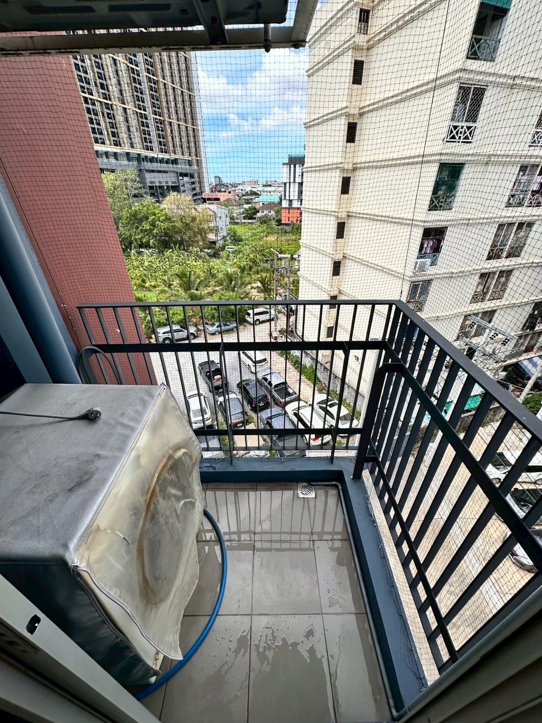 Deco condominium BTS Bearing 10