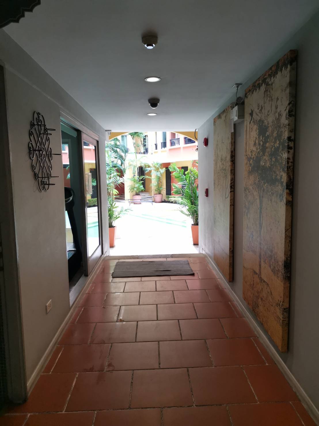 ขายคอนโดมิเนียม ใจกลางกรุงที่ออกแบบสไตล์เมดิเตอร์เรเนียน ขนาด 1 ห้องนอน พร้อมอยู่ ติด MRT รัชโยธิน สระว่ายน้ำระบบเกลือ วิวสวน สงบ ร่มรื่น ปลอดภัย 7