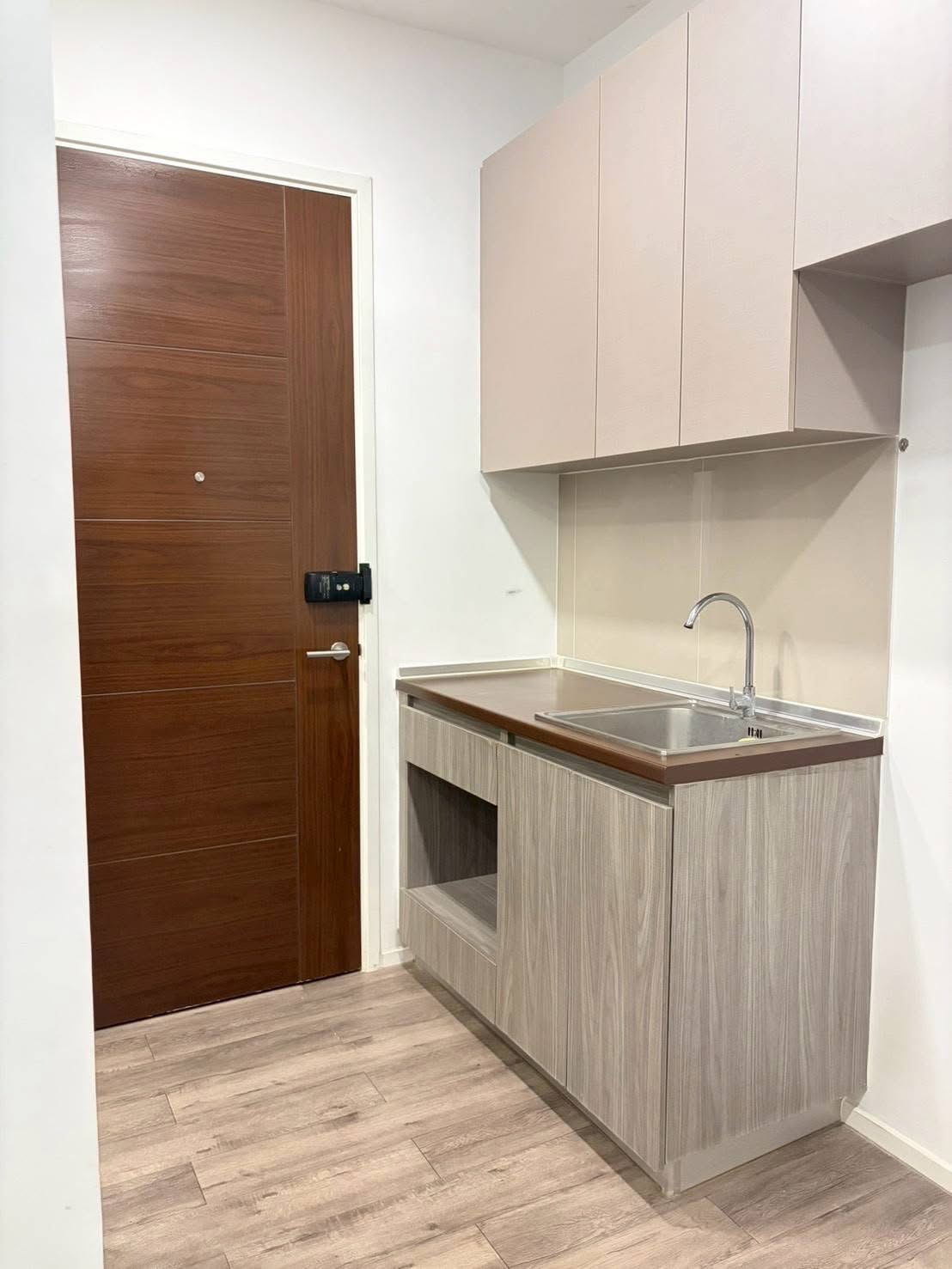 คอนโด บราวน์คอนโด รัชดา 8