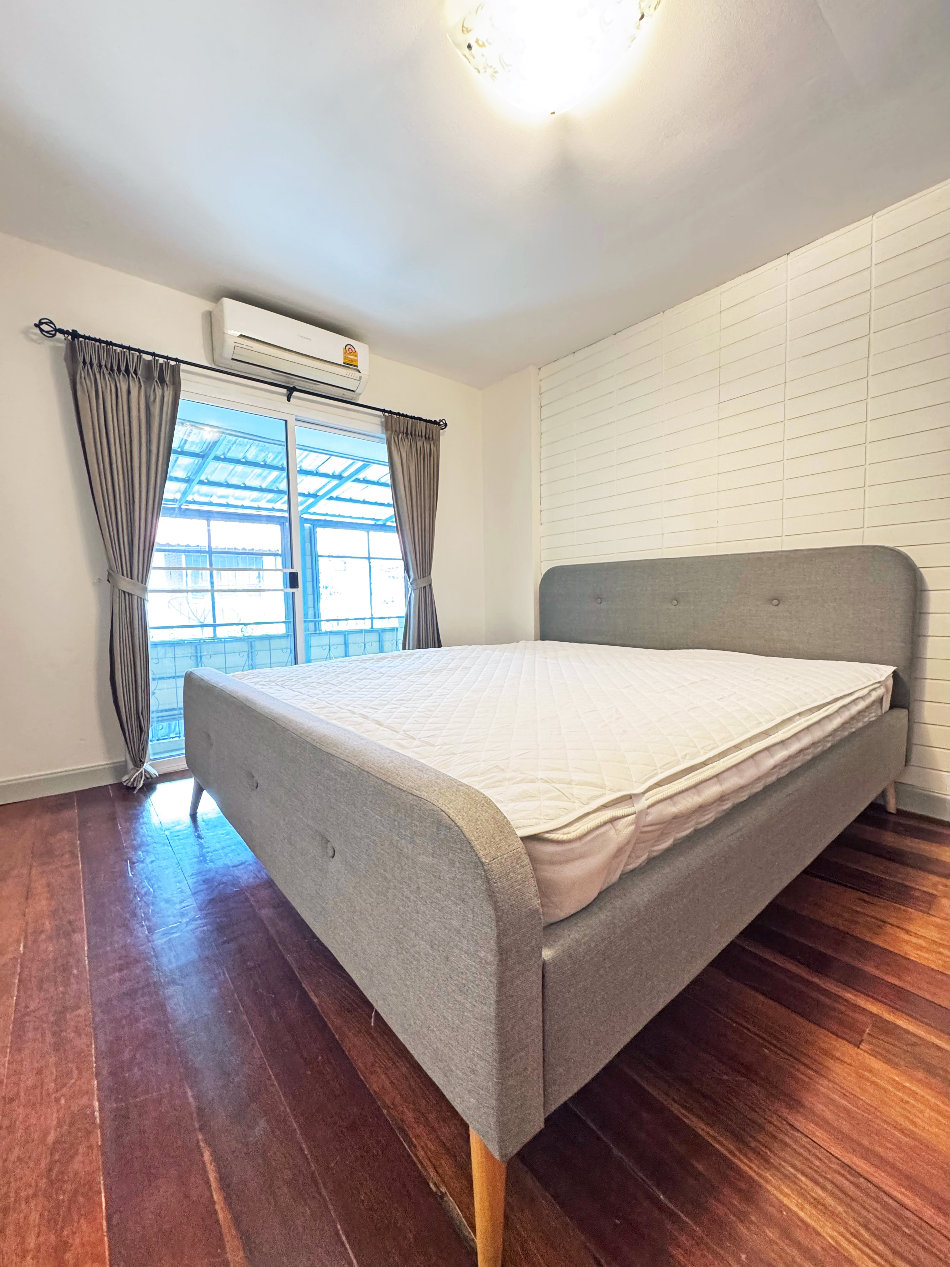 ให้เช่าทาวน์เฮาส์ 2 ชั้น ถ.ประชาราษฎร์บำเพ็ญ  ห่างMRT ห้วยขวางเพียง 1 กม. Townhouse for rent PRACHARAJBUMPEN Rd. HUAI KWANG (曼谷 聯排別墅出租, 汇权–素提讪–拉差达) 4