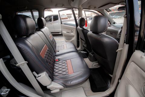  ปี 2011 Toyota Avanza 1.5E SUV 7 ที่นั่ง สีดำ รูปที่ 5