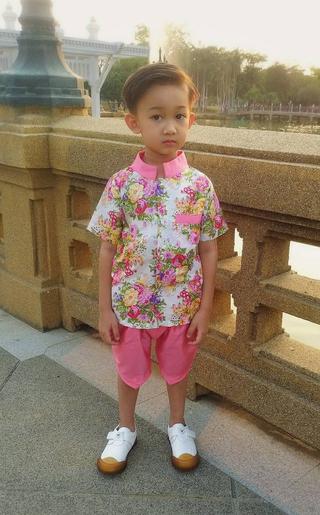 ชุดไทยเด็กชายลายดอกละมุน รูปที่ 1