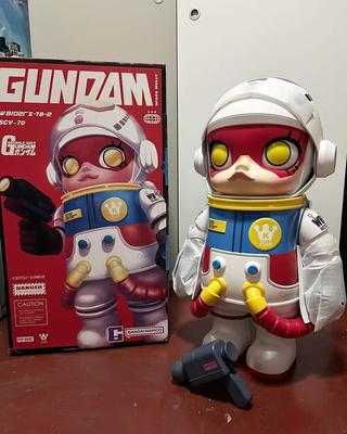 MEGA SPACE MOLLY 1000% Mobile Suit Gundam | ENNXO