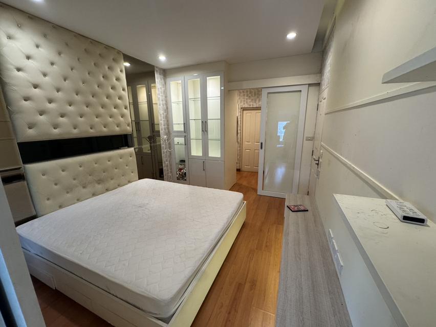 ขายบ้านเดียวในโครงการ คาซ่าวิลล์สุขาภิบาล5. กทม. พื้นที่ 50.6 ตรว  พื้นที่ใช้สอย 262 ตรม 3ห้องนอน 3 ห้องน้ำ 2 ที่จอดรถ ราคาถูกที่สุด 10