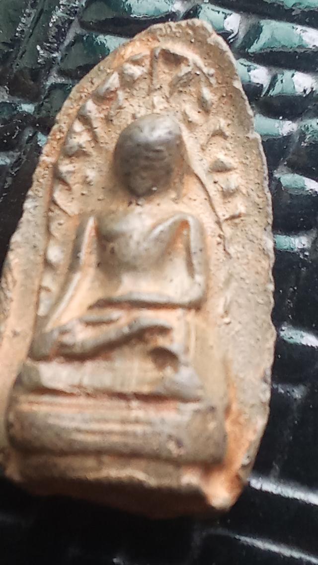 พระรอดลำพูน พระเครื่อง พระโบราณพระเนื้อดิน