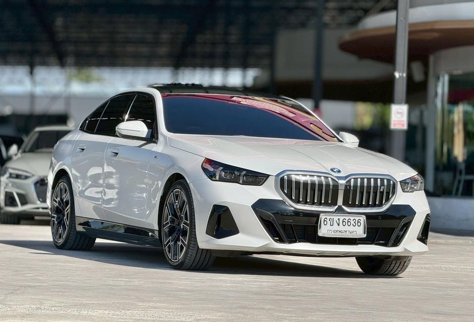 ปี 2023 BMW i5, eDrive40 M SPORT โฉม G60