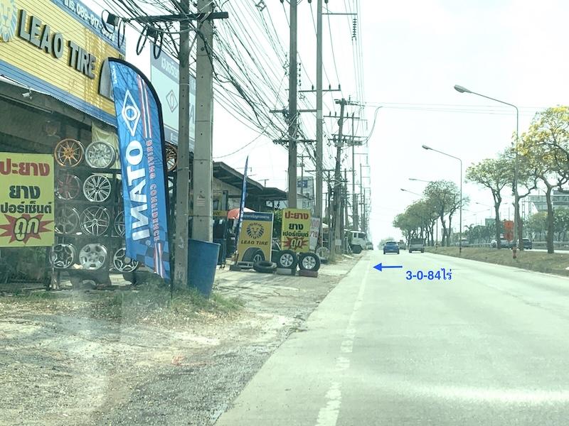 ขายที่ดินติดถนนมิตรภาพ โคกกรวด ใกล้ รพ.เทพรัตน์ เนื้อที่ 3-0-84ไร่ หน้ากว้าง 24เมตร ด้านข้างติดซอย 40เมตร ที่ดินอยู่ฝั่งขาเข้ากรุงเทพ 1