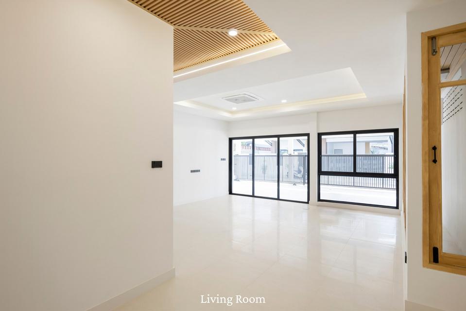 หมู่บ้านเสนานิเวศน์ 1 เขตลาดพร้าว บ้านเดี่ยว รีโนเวทใหม่ 51 ตารางวา 3 นอน 3 น้ำ จอดรถ 3 คัน 5