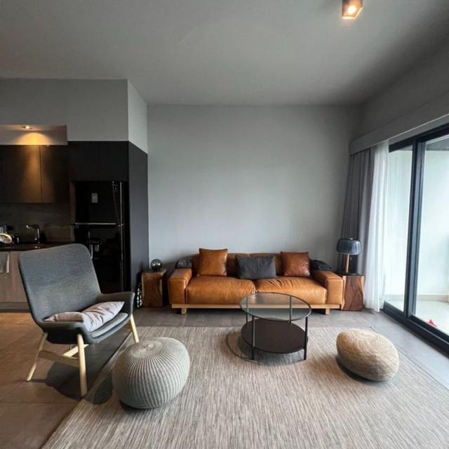 รูป ให้เช่า คอนโด คอนโดระดับไฮเอนด์ สไตล์ Industrial Loft THE LOFTS อโศก 87 ตรม. ทำเลสุขุมวิท ใกล้ MRT เพชรบุรี เพียง 200 เม 1