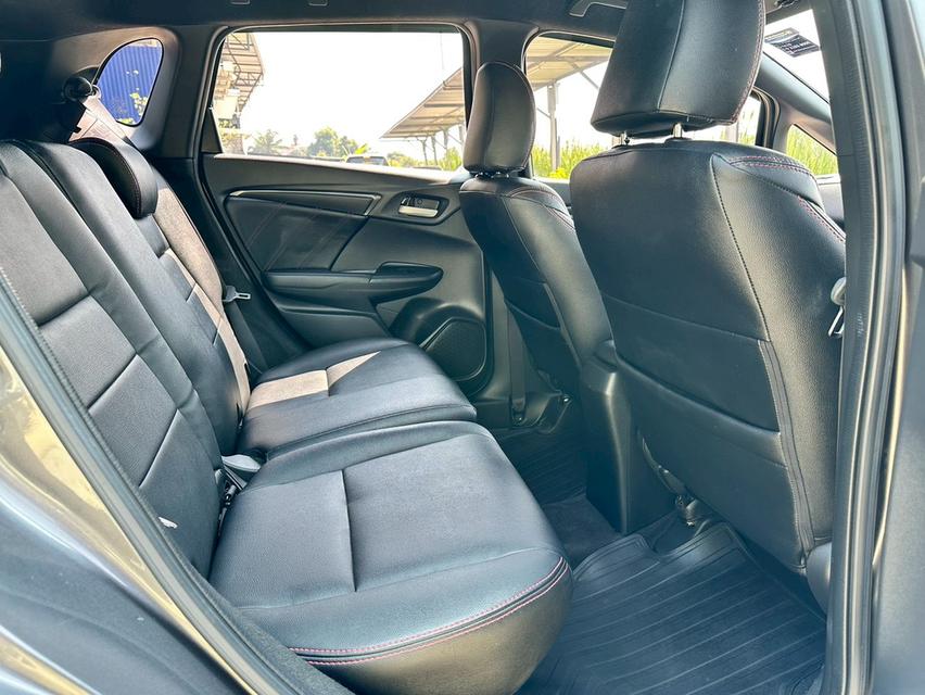 รถบ้านเข้าใหม่ ไมล์เพียง76,000โล เข้าศูนย์ตลอด มือเดียวออกห้างป้ายแดง สวย เดิม ราคาดี วารันตีหลังการขาย #HONDA NEW JAZZ 1.5RS (GK) ปี2019 สีเทา เกีย รูปที่ 12