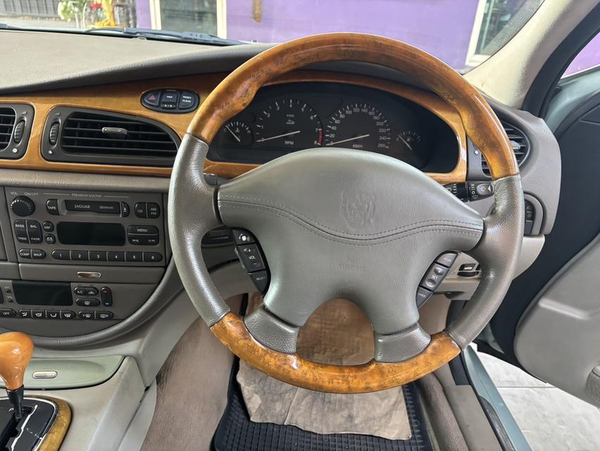 ~รถJaguar รุ่น S-TYPE เครื่อง3.0cc. AUTO ปี2000 3