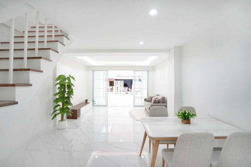 ทาวน์เฮ้าส์หมู่บ้าน บก.ทหารสูงสุด 5