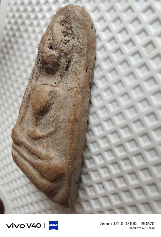 พระผงสุพรรณเก่ากรุคราบกรุ รูปที่ 4