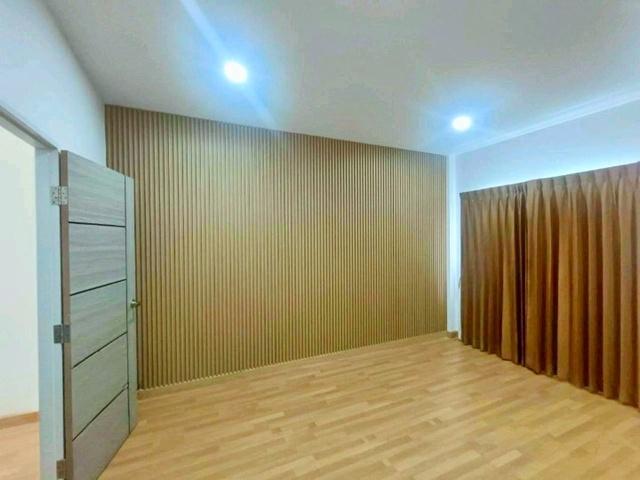 MRT วัชรพล ให้เช่าทาวเฮ้าส์ 2 ชั้น โรงเบียร์เยอรมันตะวันแดง รามอินทรา 190ม. Central EastVille4.45กม. รร.นานาชาติกีรพัฒน์ 8