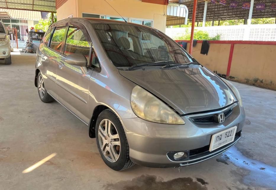 Honda Jazz ปี 2004 สีเทา 3