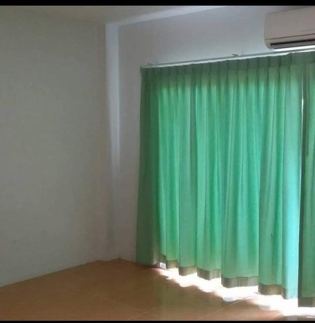อาคารพาณิชย์ 3 ชั้น 3 ห้องนอน 4ห้องน้ำ พร้อมเครื่องปรับอากาศและอุปกรณ์ 11