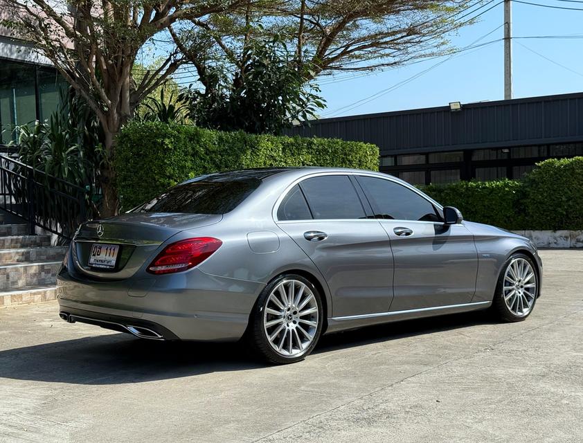 2018 BENZ C350e AMG รถมือเดียวออกป้ายแดง รถวิ่งน้อย เข้าศูนย์ทุกระยะ รถไม่เคยมีอุบัติเหตุครับ 3