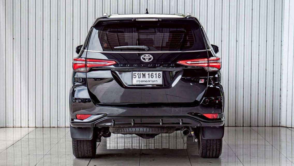 TOYOTA FORTUNER 2.8 GR SPORT 4WD ปี 2024 สีดำ โฉม ปี15-ปัจจุบัน รูปที่ 5