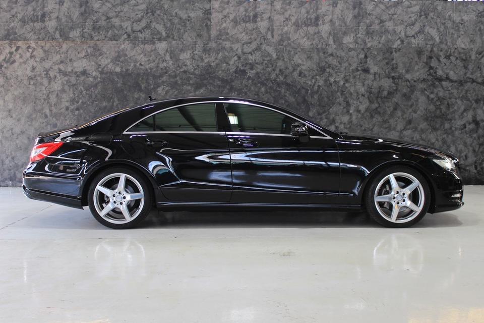 รหัสรถ JRS9241 หล่อขนาดนี้จะอดใจไหวหรอ กับ Benz CLS 250CDI 2012 9