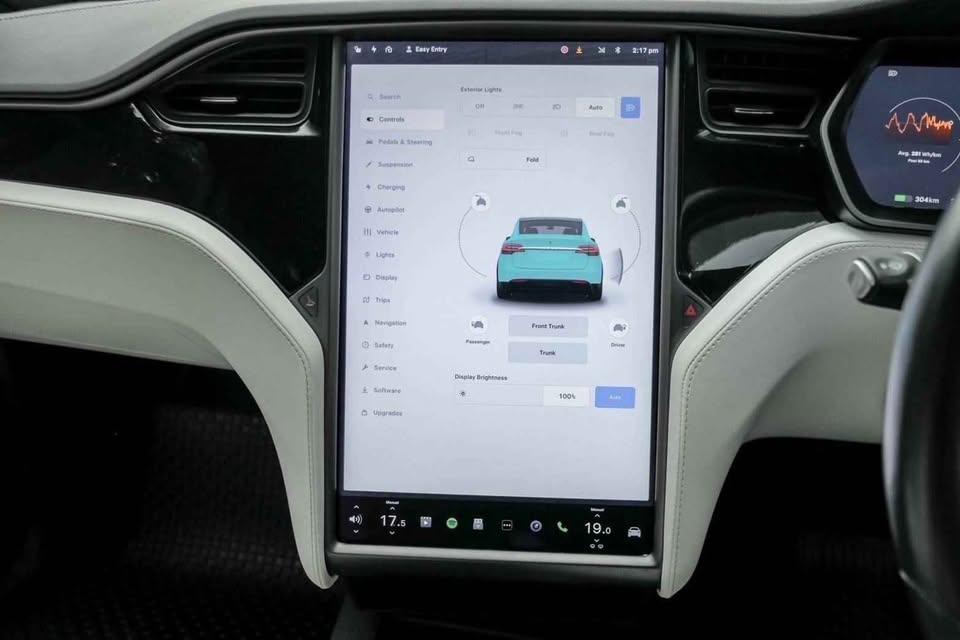 Tesla Model X SUV อัจฉริยะ รุ่นใหญ่ของเทสล่า 6