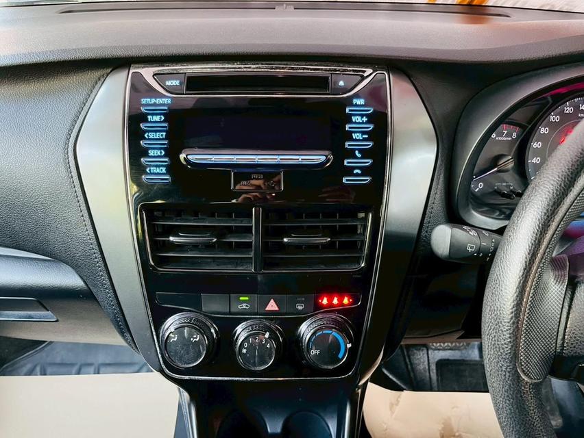 TOYOTA YARIS เครื่อง1.2cc.+LPG รุ่น ENTRY (AUTO) ปี 2022  ประหยัดน้ำมันคูณสอง รูปที่ 6