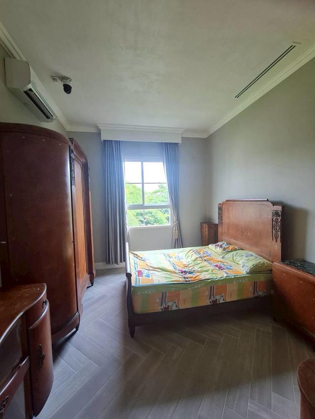 ให้เช่าบ้านหรูลาดพร้าว 124 พร้อมสระว่ายน้ำ 256 ตรวา ราคาดีทำเลดีติดต่อผึ้งรติ โทร 061-9419-639 5