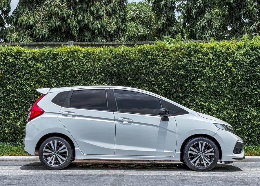 Honda Jazz Gk RS ปี 2019  6