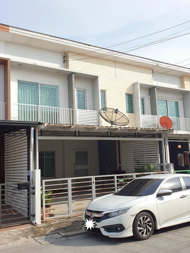 ขายทาวเฮาส์ 2ชั้น เดอะคอนเนค22 รามอินทรา-มีนบุรี 3 ห้องนอน 2 ห้องน้ำ 2 ที่จอดรถ