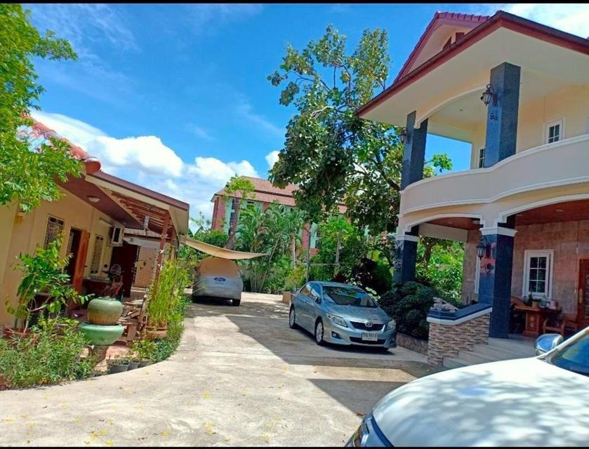 ขายบ้านเดี่ยวหลังใหญ่ตำบลแสนสุขอำเภอเมืองชลบุรี ตรงข้ามตลาดหนองมน สุขุมวิทซอย 5