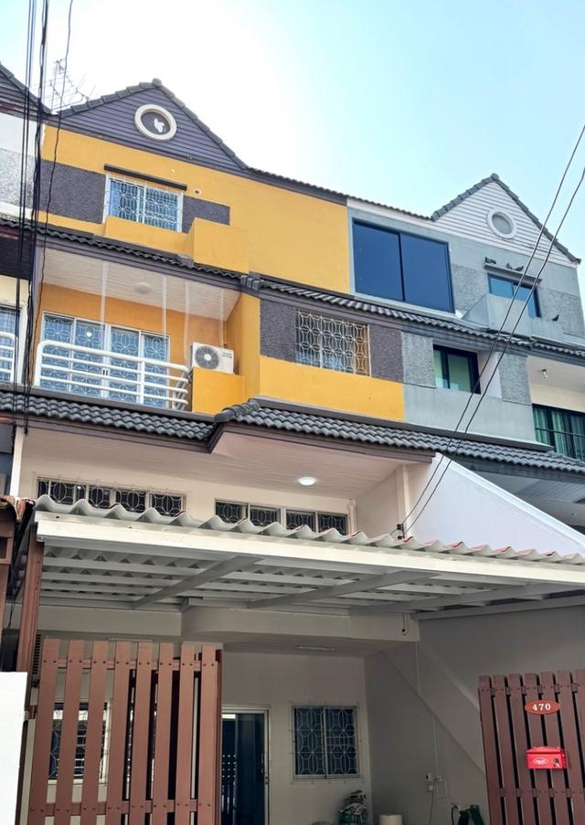 ขาย / เช่าด่วน ทาวน์เฮ้าส์ 4 ชั้น หมู่บ้าน วราธรวิลล์ พัฒนาการ 44 1
