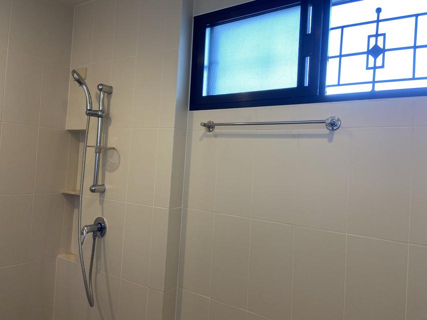 🏠 ทาวน์โฮม 3 ชั้น ใจกลางกรุงเทพ – ใกล้รถไฟฟ้า – พร้อมอยู่! ราคา 4ล้าน กว่า 5