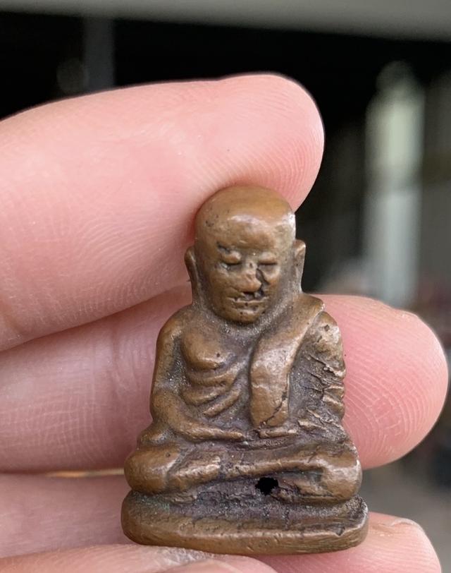 รูปหล่อกลวงพ่อเงิน ไม่รู้พิมพ์