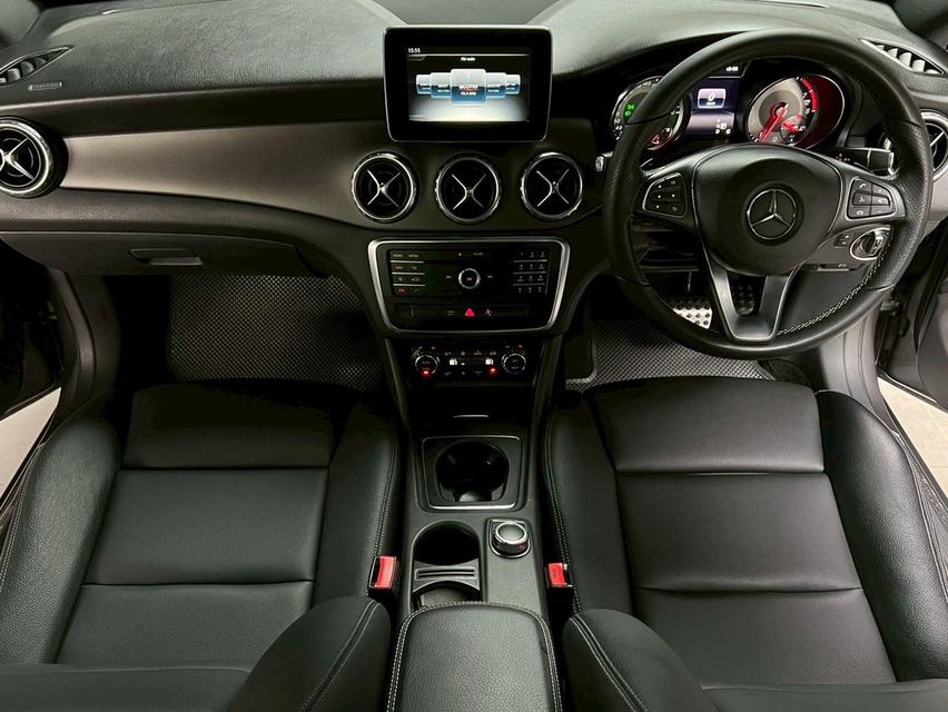Mercedes-Benz GLA250 2.0 AMG Dynamic SUV 9