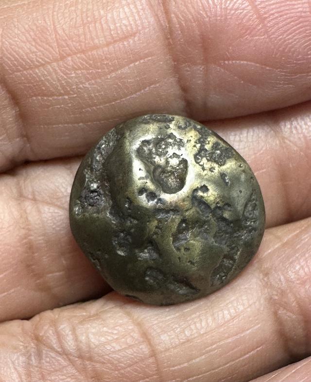 ลูกอมเม็ดกระดุม เนื้อเมฆสิทธิ์