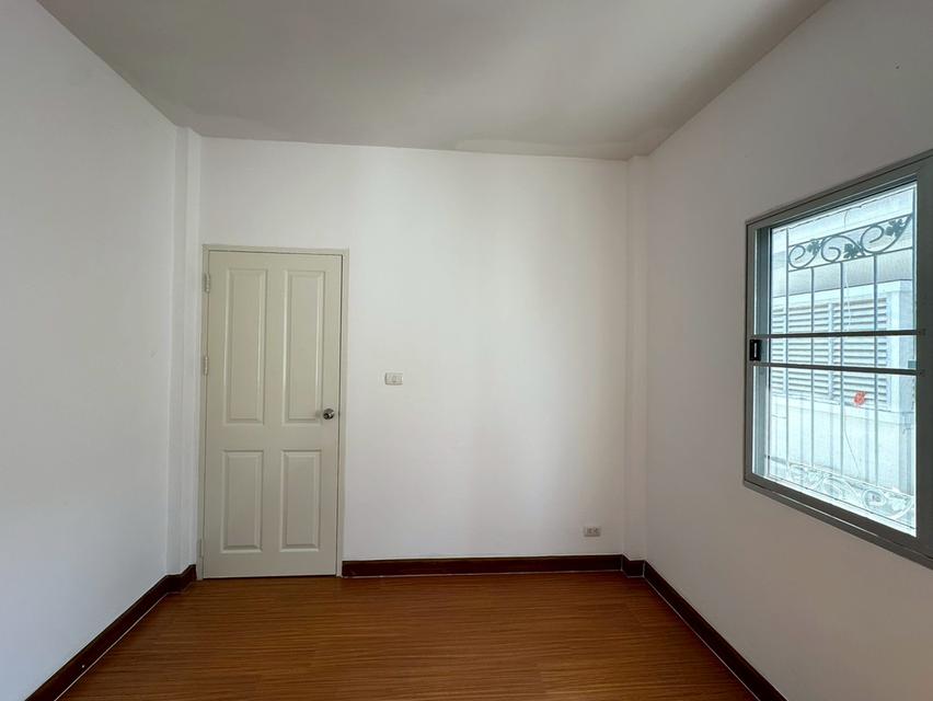 ขายถูกมาก!! ทาวน์เฮ้าส์  เดอะวิลล่า รัตนาธิเบศร์-ราชพฤกษ์ ท่าอิฐ ถนนรัตนาธิเบศร์ หลังมุม 12