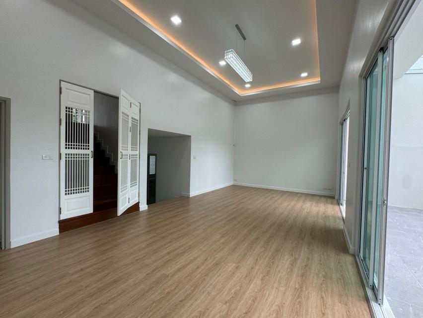 ขายด่วนทาวน์เฮาส์ 3 ชั้น - สุขุมวิท 31 5