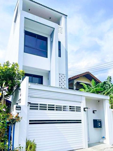 ลาดพร้าว 52-62 MRTโชคชัย4 400 ม.ให้เช่าบ้านเดี่ยว 3.5 ชั้น 400ตร.ม. 100ตร.วา. รร.นานาชาติออร์บ 1.5 กม. พร้อมเฟอร์ฯ เครื่ 1