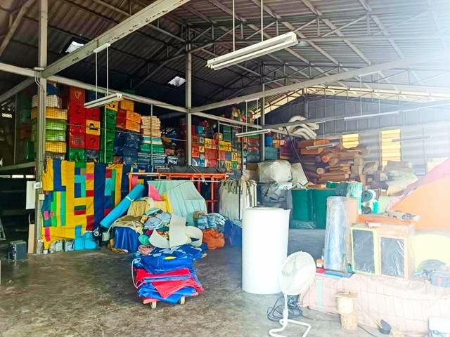 อาคารพาณิชย์ 3ชั้น ให้เช่าด่วน และ โกดัง รวม 1390ตรม. รถไฟฟ้า ตลาดมีนบุรี 1.5 กม. บนพื้นที่ 1 ไร่ ย่านมีนบุรี 2
