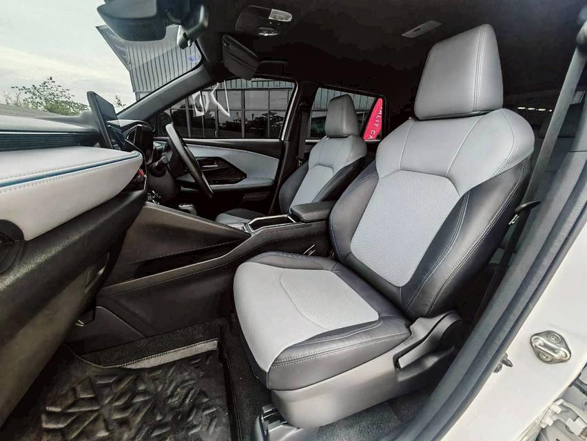 2025 TOYOTA YARIS CROSS HEV PREMIUM 9