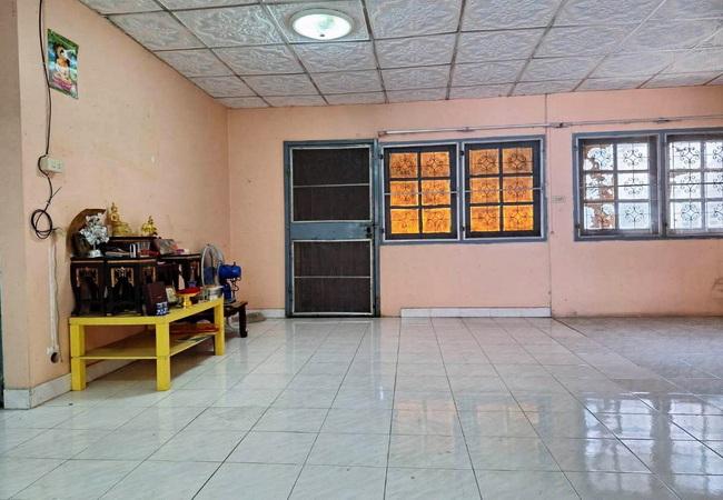 ขายบ้านเดี่ยว หมู่บ้านฟ้าคราม ลำลูกกา คลอง 2 เนื้อที่ 40 ตร.ว. 1 ชั้น 3 นอน 1 น้ำ 4