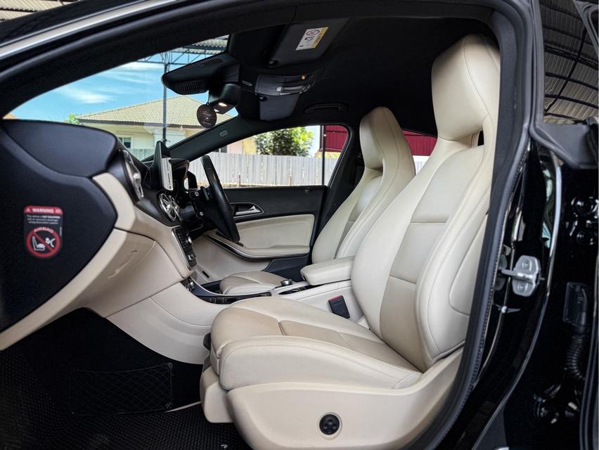 รหัสรถ WRT8281 2018 MERCEDES BENZ, CLA200 URBAN 1.6 เทอร์โบ 156 hp 7 Speed 10