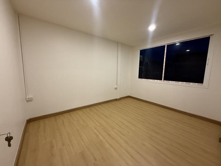 Vายทาวน์เฮาส์  23 ตรว  2 ชั้น   รีโนเวทใหม่3 ห้องนอน2 ห้องน้ำ 2