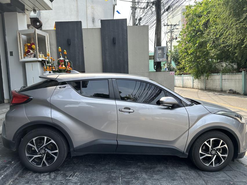 ขายด่วน Toyota C-HR 1.8 Entry ปี 2019 สีเทา 12